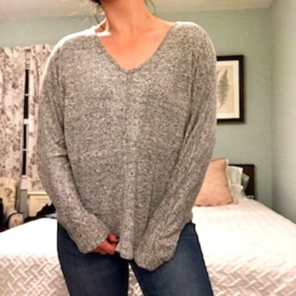 Green Envelope SOFT Gray Top - Picture 1 of 4